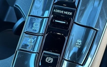 Toyota Crown, 2025 год, 5 890 099 рублей, 33 фотография