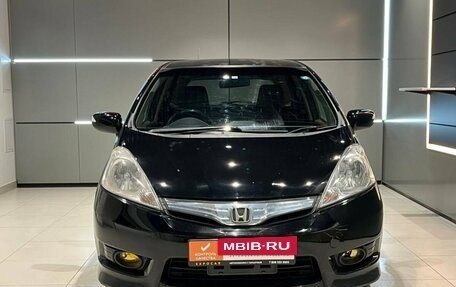 Honda Fit Shuttle I рестайлинг, 2012 год, 925 000 рублей, 2 фотография