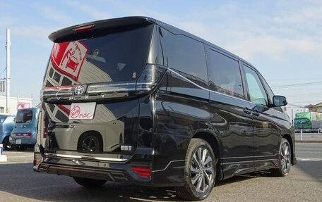 Toyota Voxy, 2023 год, 2 850 888 рублей, 6 фотография