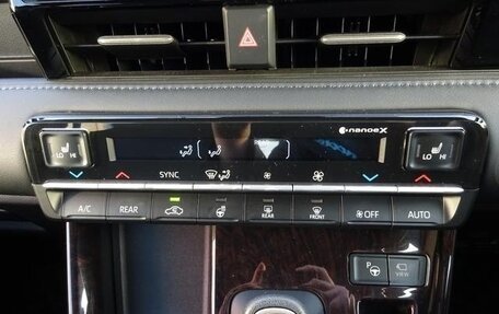 Toyota Voxy, 2023 год, 2 850 888 рублей, 18 фотография