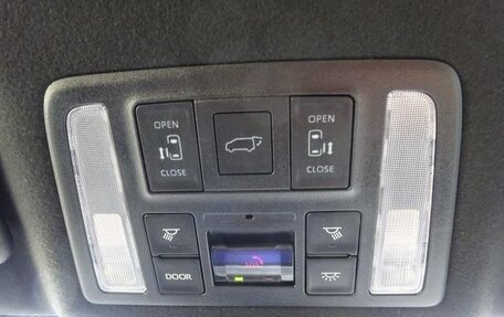 Toyota Voxy, 2023 год, 2 850 888 рублей, 26 фотография