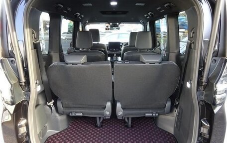 Toyota Voxy, 2023 год, 2 850 888 рублей, 34 фотография