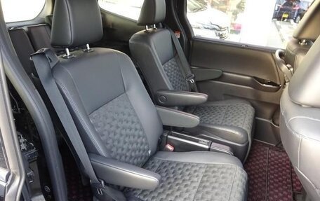 Toyota Voxy, 2023 год, 2 850 888 рублей, 27 фотография