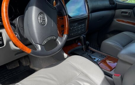 Toyota Land Cruiser 100 рестайлинг 2, 2007 год, 2 600 000 рублей, 12 фотография