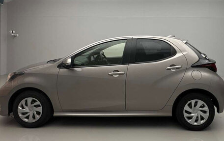 Toyota Yaris, 2022 год, 850 000 рублей, 5 фотография