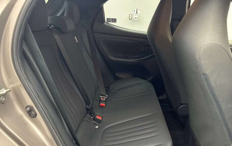 Toyota Yaris, 2022 год, 850 000 рублей, 9 фотография