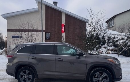 Toyota Highlander III, 2014 год, 2 490 000 рублей, 3 фотография