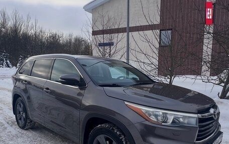 Toyota Highlander III, 2014 год, 2 490 000 рублей, 2 фотография