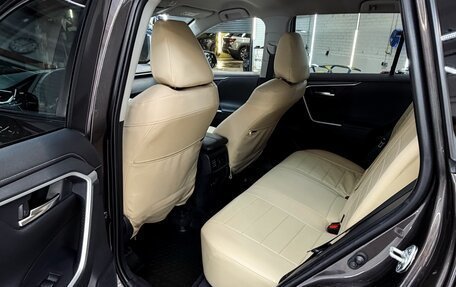 Toyota RAV4, 2019 год, 2 690 000 рублей, 5 фотография