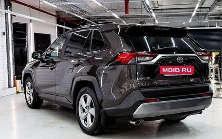Toyota RAV4, 2019 год, 2 690 000 рублей, 11 фотография