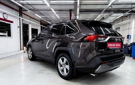 Toyota RAV4, 2019 год, 2 690 000 рублей, 13 фотография