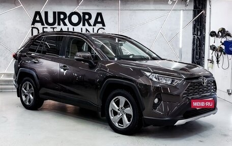 Toyota RAV4, 2019 год, 2 690 000 рублей, 16 фотография