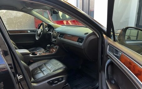 Volkswagen Touareg III, 2010 год, 22 фотография