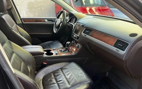 Volkswagen Touareg III, 2010 год, 23 фотография