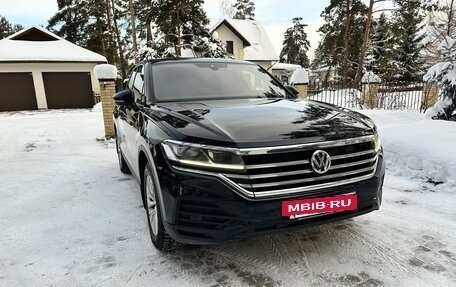 Volkswagen Touareg III, 2018 год, 4 700 000 рублей, 5 фотография