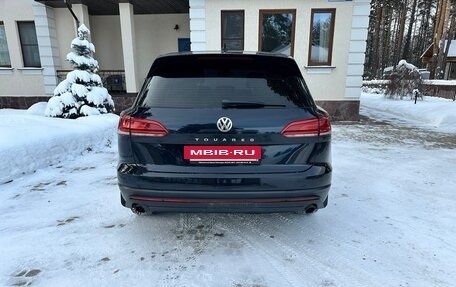 Volkswagen Touareg III, 2018 год, 4 700 000 рублей, 7 фотография