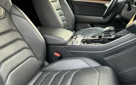 Volkswagen Touareg III, 2018 год, 4 700 000 рублей, 20 фотография