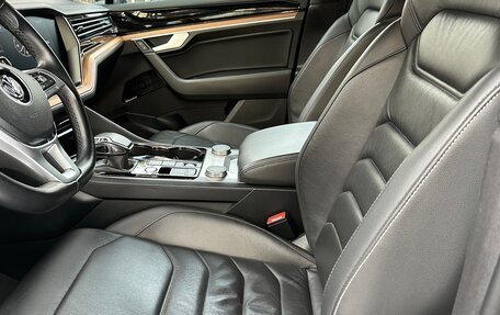 Volkswagen Touareg III, 2018 год, 4 700 000 рублей, 27 фотография