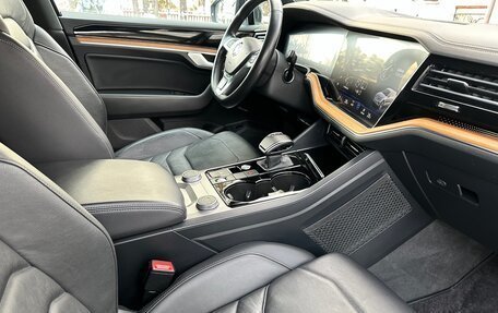 Volkswagen Touareg III, 2018 год, 4 700 000 рублей, 21 фотография