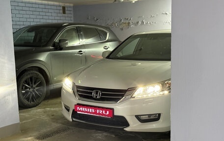 Honda Accord IX рестайлинг, 2013 год, 1 850 000 рублей, 20 фотография