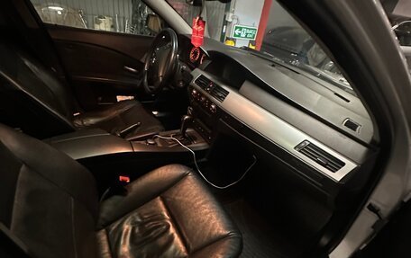 BMW 5 серия, 2003 год, 820 000 рублей, 17 фотография