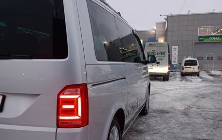 Volkswagen Multivan T6 рестайлинг, 2018 год, 3 795 000 рублей, 5 фотография