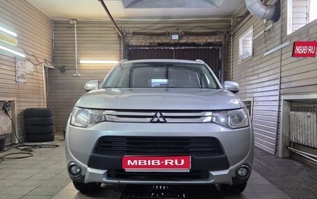 Mitsubishi Outlander III рестайлинг 3, 2014 год, 1 700 000 рублей, 1 фотография