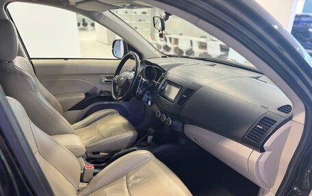 Mitsubishi Outlander III рестайлинг 3, 2008 год, 759 000 рублей, 10 фотография