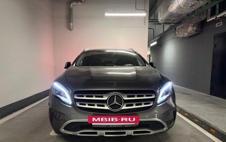 Mercedes-Benz GLA, 2018 год, 2 899 999 рублей, 2 фотография