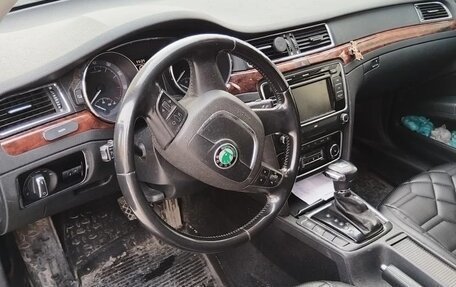 Skoda Superb III рестайлинг, 2012 год, 1 050 000 рублей, 7 фотография