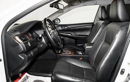 Toyota Camry, 2017 год, 2 400 000 рублей, 5 фотография