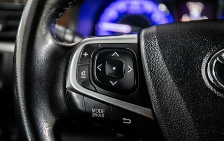 Toyota Camry, 2017 год, 2 400 000 рублей, 10 фотография