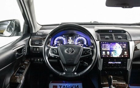 Toyota Camry, 2017 год, 2 400 000 рублей, 9 фотография