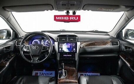 Toyota Camry, 2017 год, 2 400 000 рублей, 8 фотография