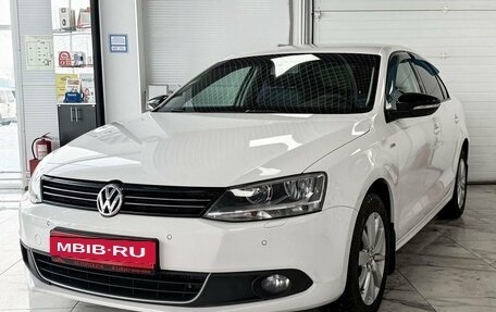 Volkswagen Jetta VI, 2013 год, 1 149 000 рублей, 2 фотография