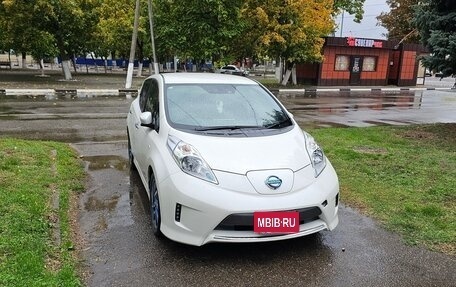 Nissan Leaf I, 2017 год, 1 250 000 рублей, 5 фотография
