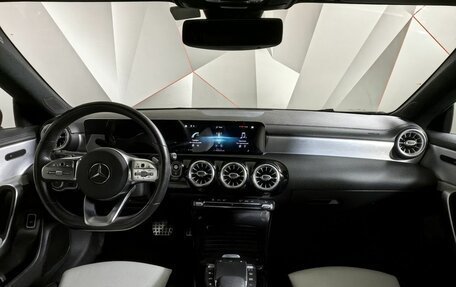 Mercedes-Benz CLA, 2020 год, 3 300 000 рублей, 14 фотография