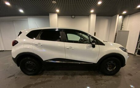 Renault Kaptur I рестайлинг, 2017 год, 1 385 000 рублей, 2 фотография