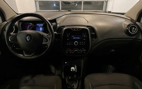 Renault Kaptur I рестайлинг, 2017 год, 1 385 000 рублей, 9 фотография