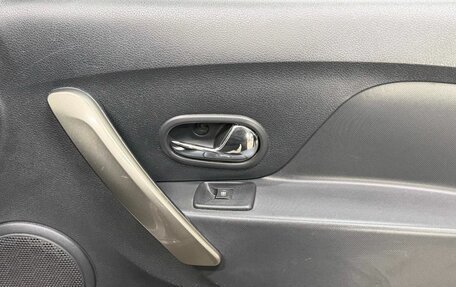 Renault Sandero II рестайлинг, 2015 год, 857 000 рублей, 11 фотография