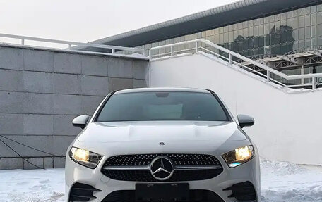 Mercedes-Benz A-Класс, 2022 год, 1 900 000 рублей, 3 фотография