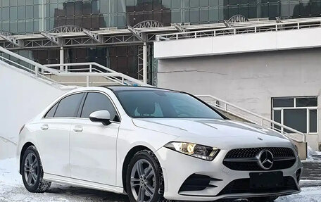 Mercedes-Benz A-Класс, 2022 год, 1 900 000 рублей, 4 фотография