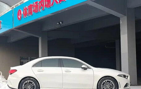 Mercedes-Benz A-Класс, 2022 год, 1 900 000 рублей, 6 фотография