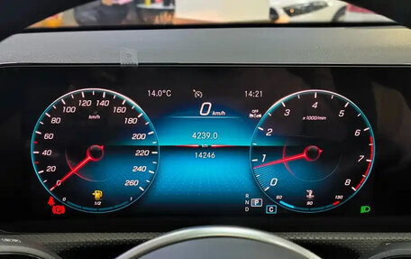 Mercedes-Benz A-Класс, 2022 год, 1 900 000 рублей, 14 фотография