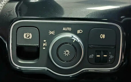 Mercedes-Benz A-Класс, 2022 год, 1 900 000 рублей, 13 фотография