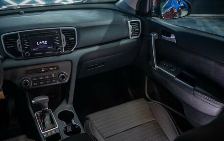 KIA Sportage IV рестайлинг, 2018 год, 2 220 000 рублей, 32 фотография