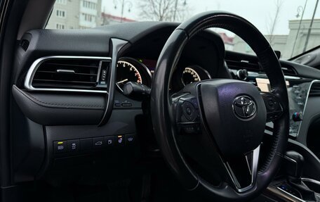 Toyota Camry, 2018 год, 2 999 999 рублей, 16 фотография