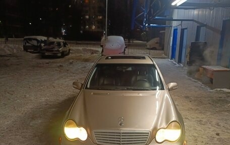 Mercedes-Benz C-Класс, 2004 год, 570 000 рублей, 5 фотография