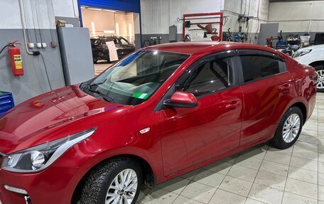 KIA Rio IV, 2018 год, 1 250 000 рублей, 2 фотография