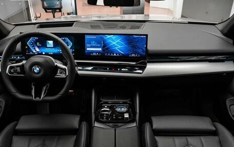 BMW 5 серия, 2025 год, 7 900 000 рублей, 11 фотография